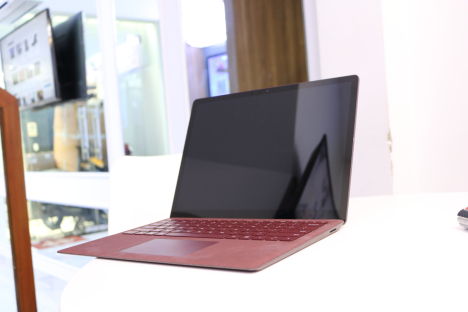 Surface Laptop ( i7/16GB/512GB ) 5